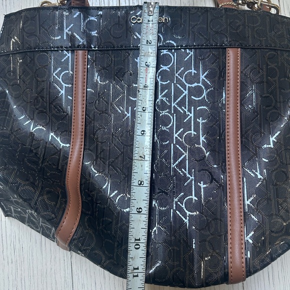Gorgeous Calvin Klein handbag - Picture 10 of 11